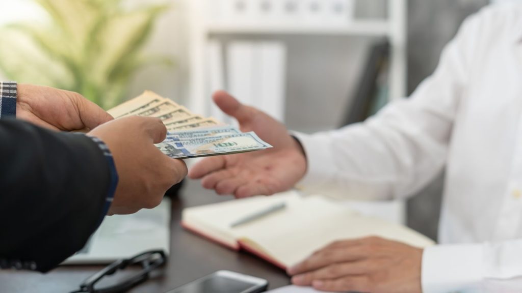 Communicating and Negotiating a Salary Revision