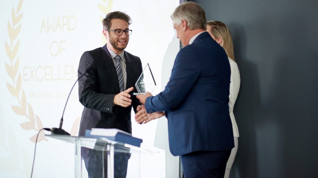 Types of Rewards and Recognition Programs